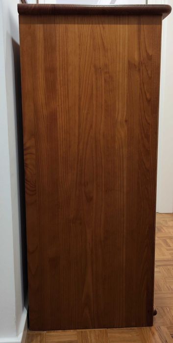 Camiseiro com seis gavetas, com puxadores embutidos