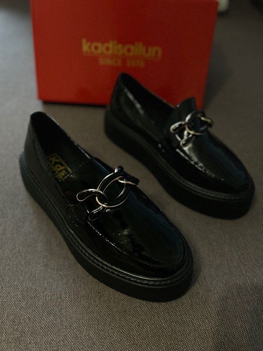 Лакові лофери 36р (туфлі весняні черевики 2025)