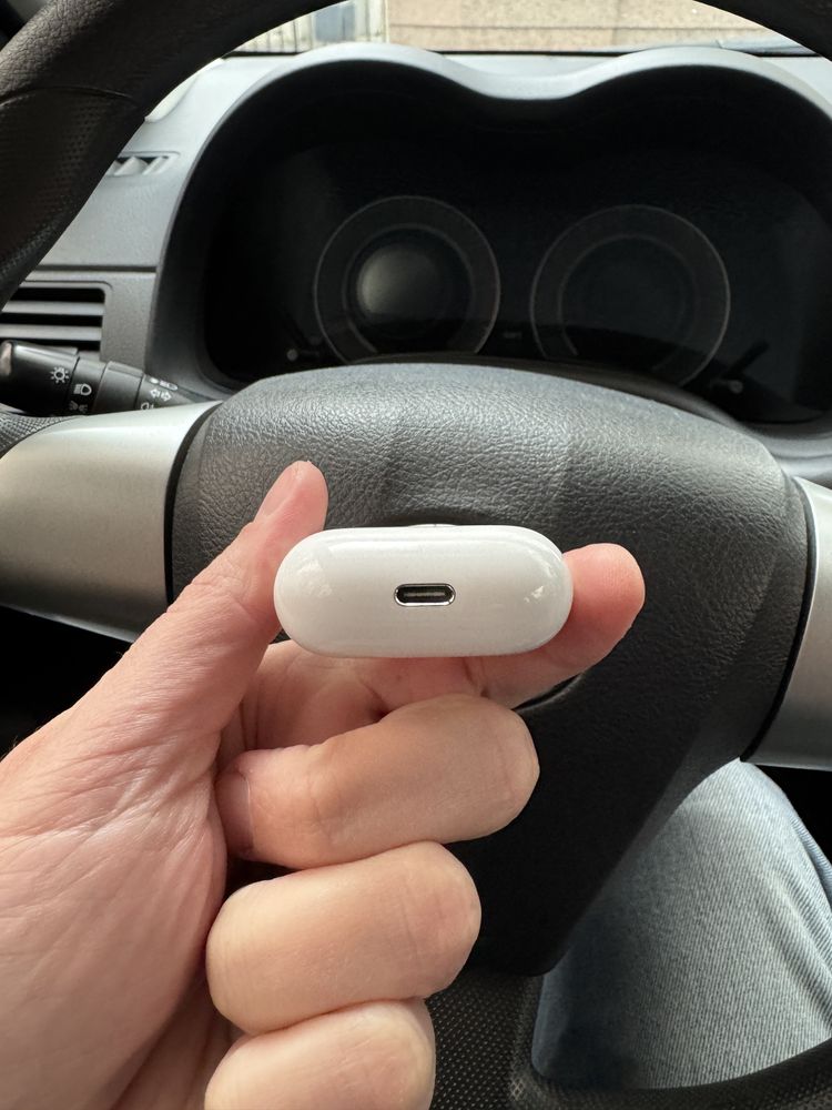 Apple airpods 4 active noise