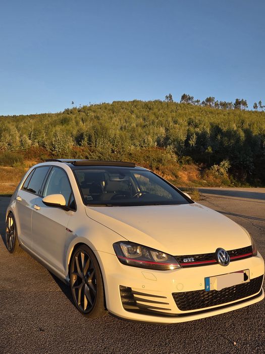 Golf 7 GTI 220 CV - Teto Panorâmico - BBS - Excelente estado