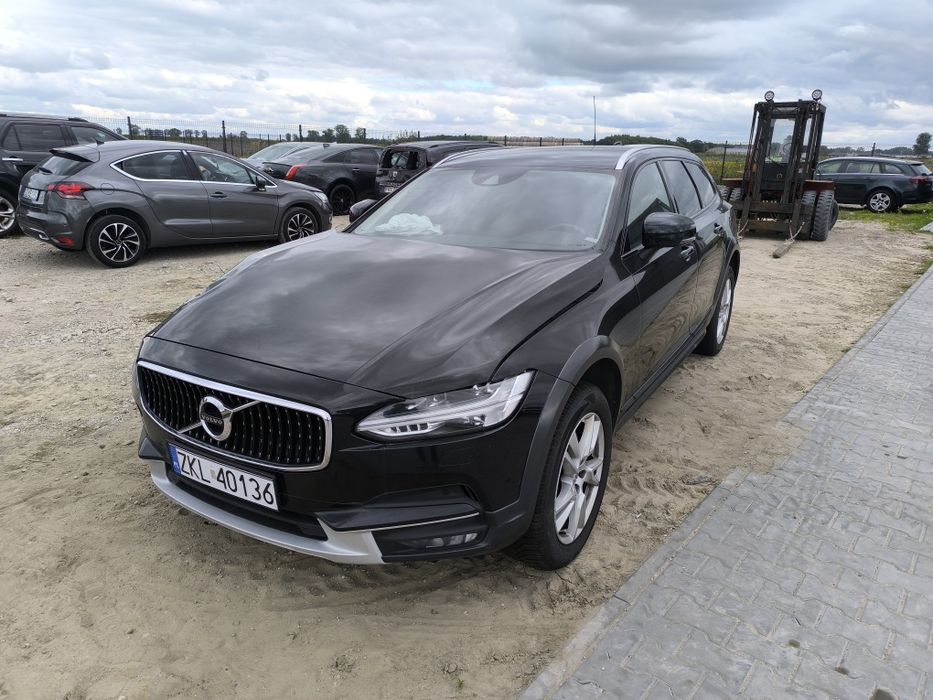 Volvo V90 Cross Country 2.0 D 190 AWD lekko uszk okazja