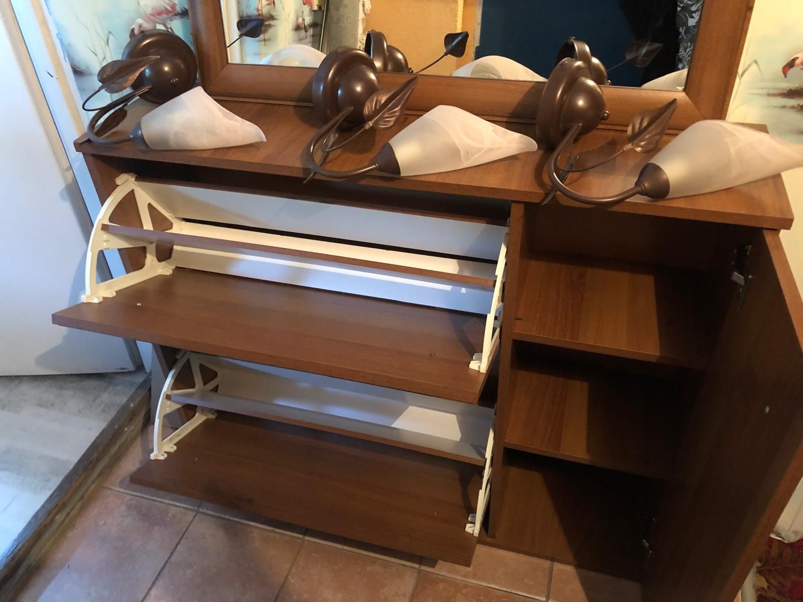 Szafka na buty , lustro wiszące, kinkiety komplet