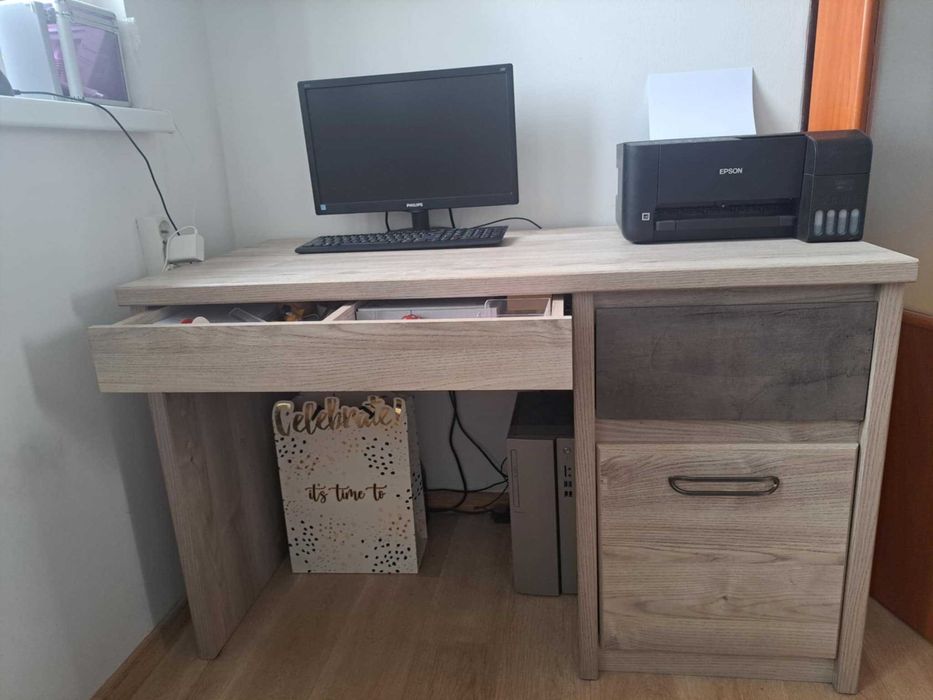 Sprzedam biurko cena 250 złotych