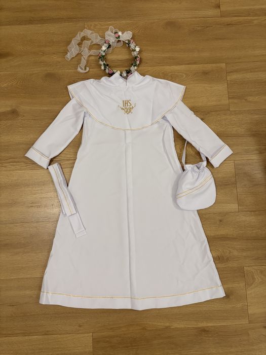 Alba komunijna dla dziewczynki, kolor biały ze złotymi zdobieniami