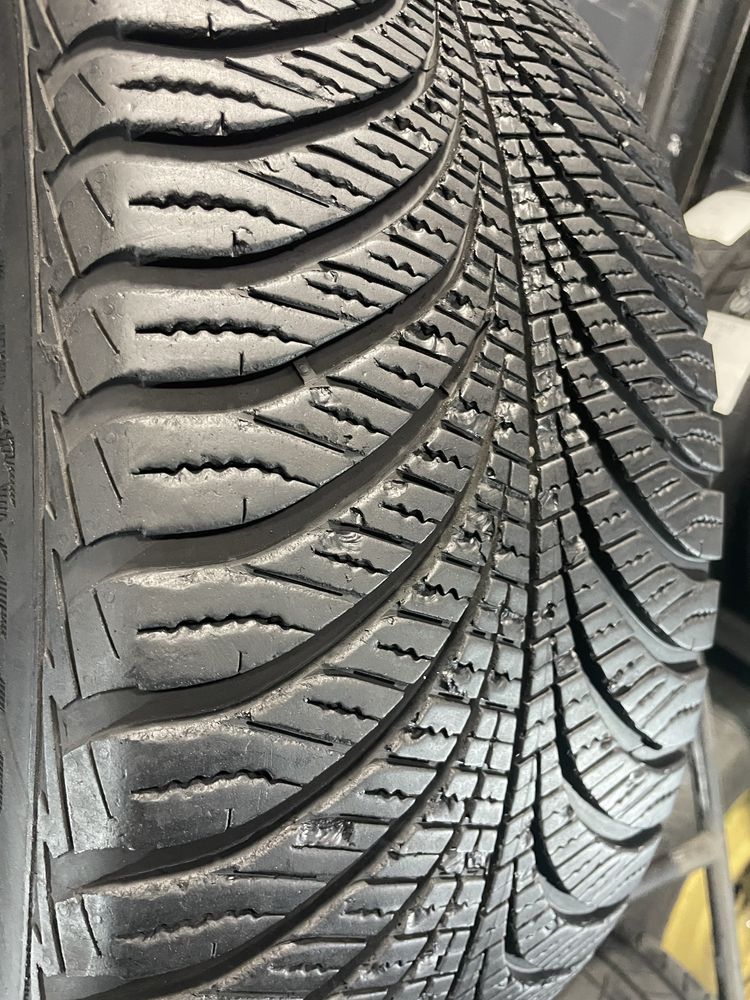 1шт 235/45 R19 Goodyear Vector 4 Seasons SUV Gen-2