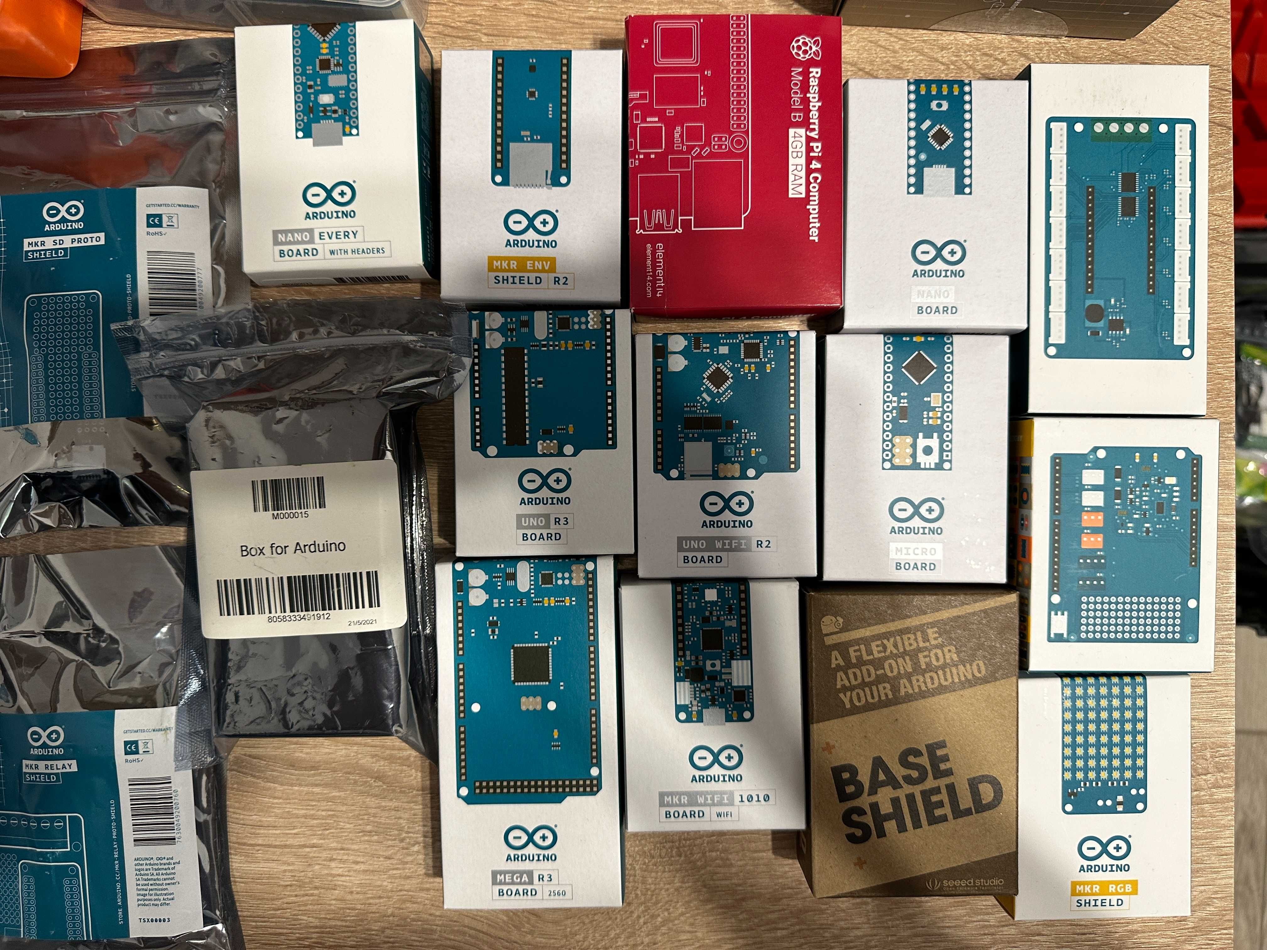Mega Zestaw Arduino z różnymi płytkami, czujnikami,przewodami itd.