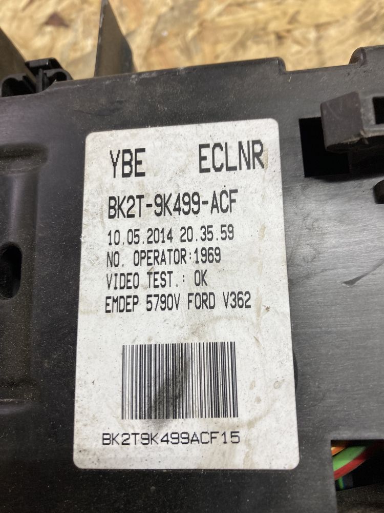 Niska cena! Skrzynka bezpieczników i ECU do Ford Custom 2.2 z 2014r.