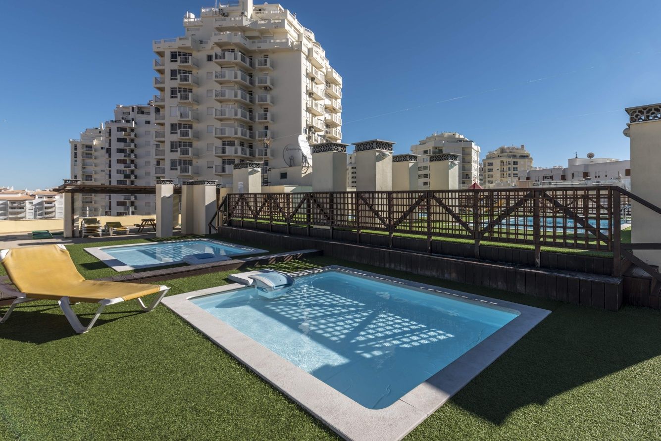 Apart T1 A. de Pêra com piscinas terraço