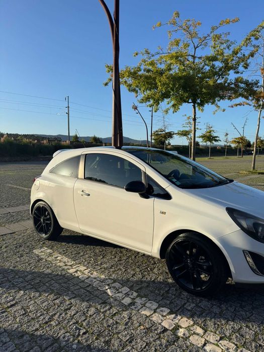 Opel Corsa Black Edition