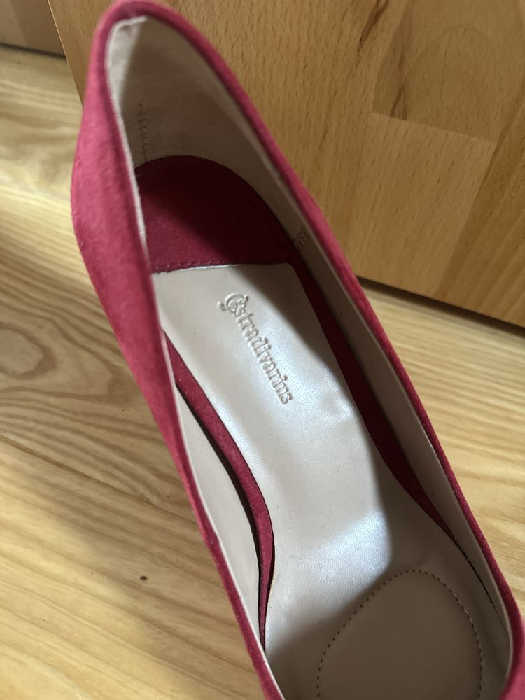 Szpilki stradivarius 38 czerwone