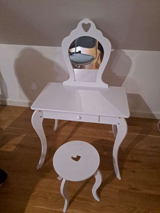 Toaletka dziewczęca