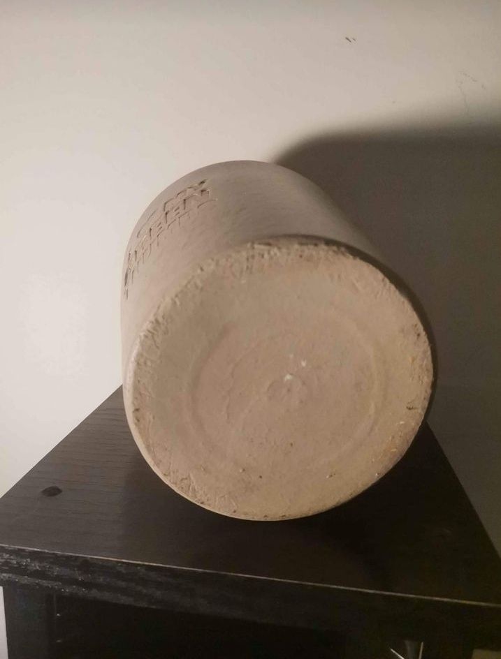 Vaso em cerâmica pintado à mão