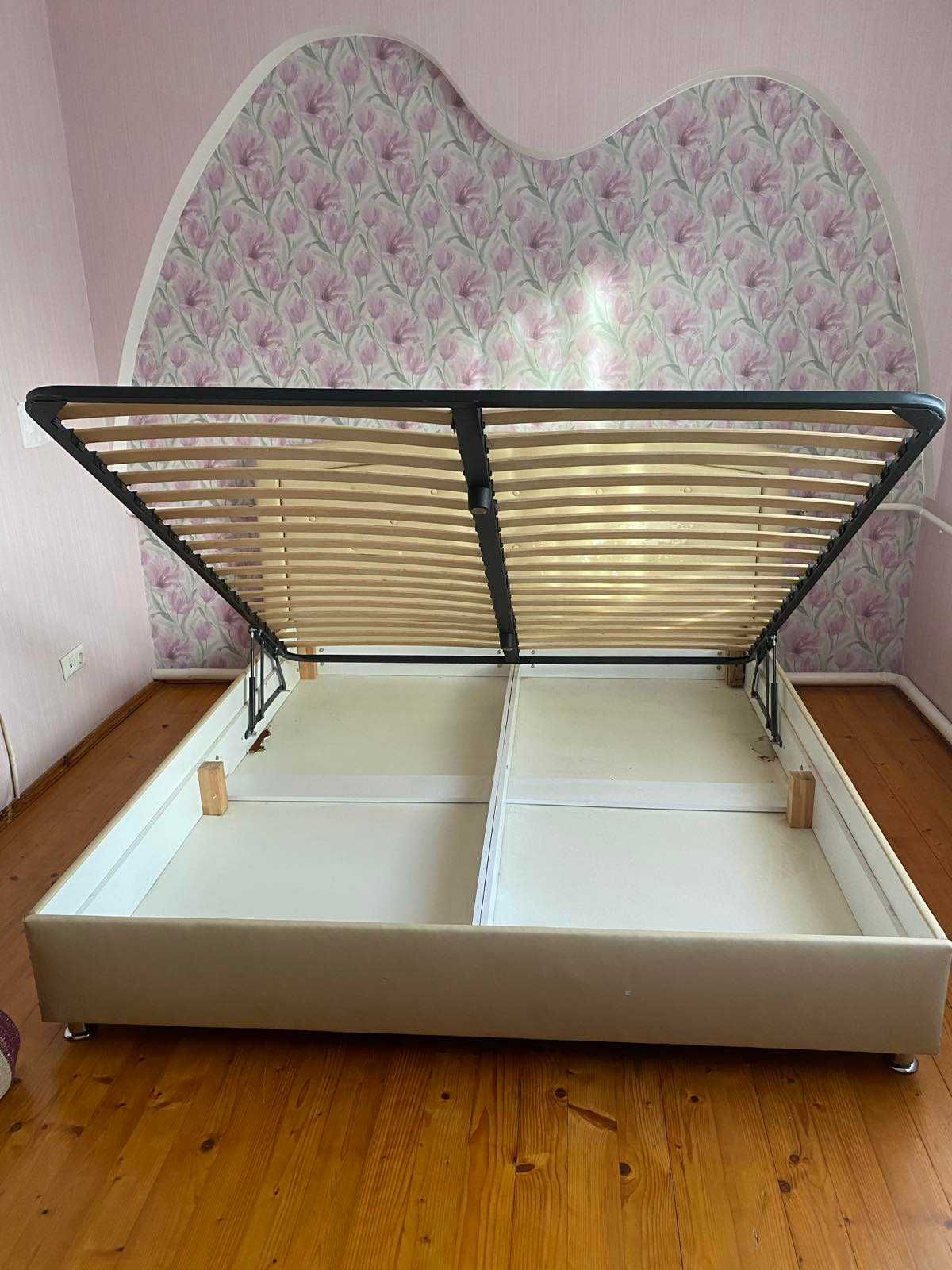 Продам  двохспальне ліжко з підйомним механізмом 1800х2000