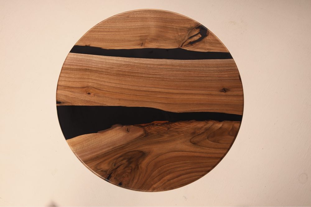 Кавовий стіл з горіху з епоксидною смолою