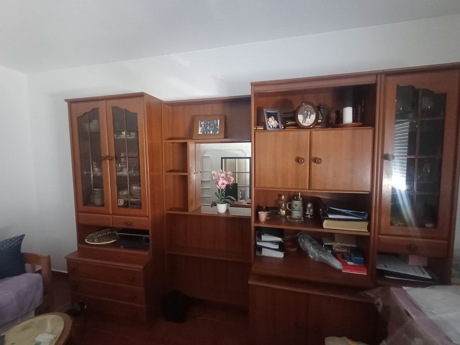 Para venda. Terá que vir buscar.