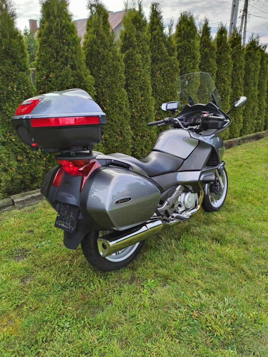 Honda Deauville NT700V