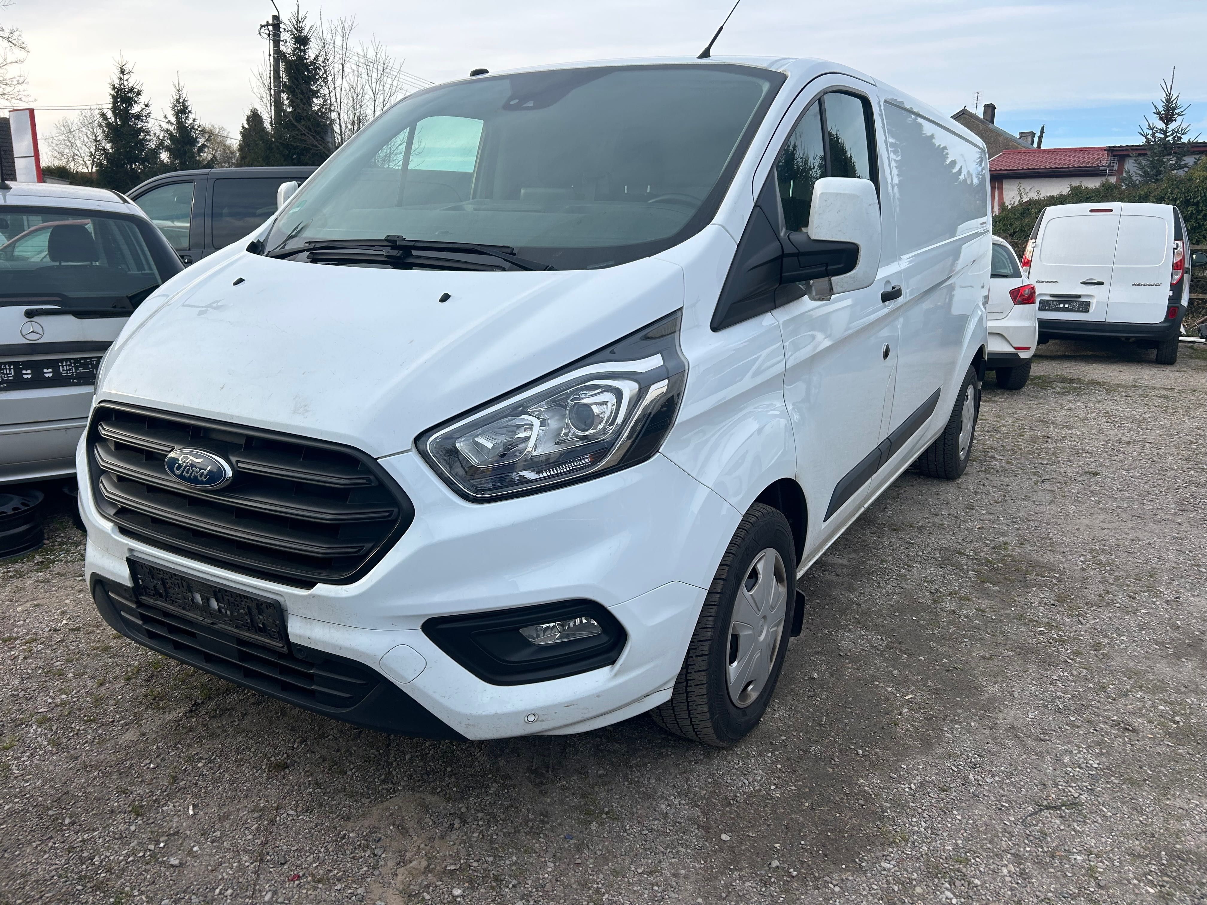 Transit custom full Led navi Long krotki ładny rok  2020 2 szt