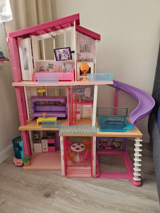Barbie dreamhouse