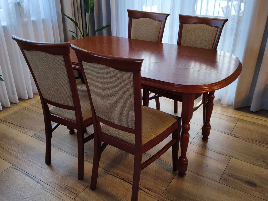 Stół z 6 krzesłami