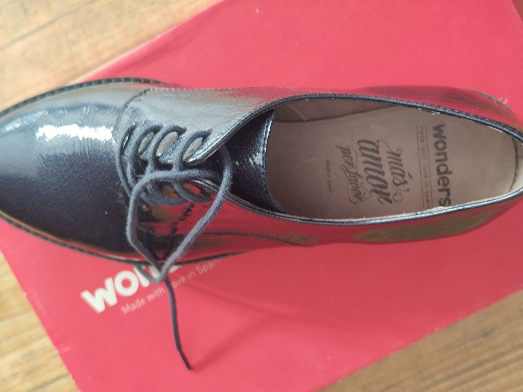 Znakomite buty z Hiszpanii 39