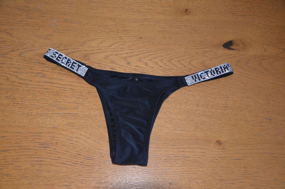 czarne stringi/majtki Victoria's Secret r. S