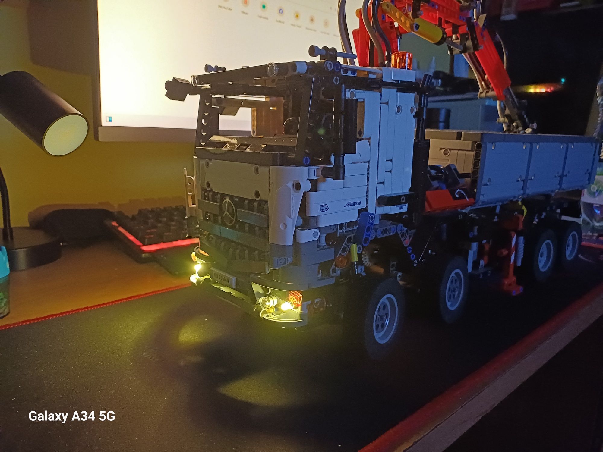 Lego technic mercedes 42043 z oświetleniem