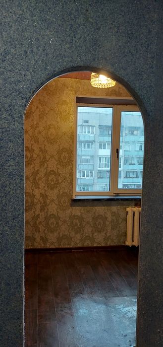 Однокімнатна з косметичним ремонтом