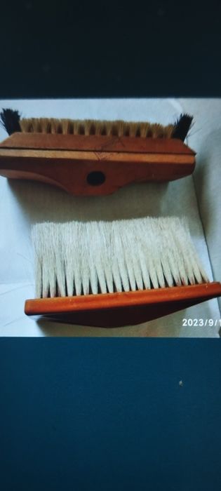 Щетки автомобильные.