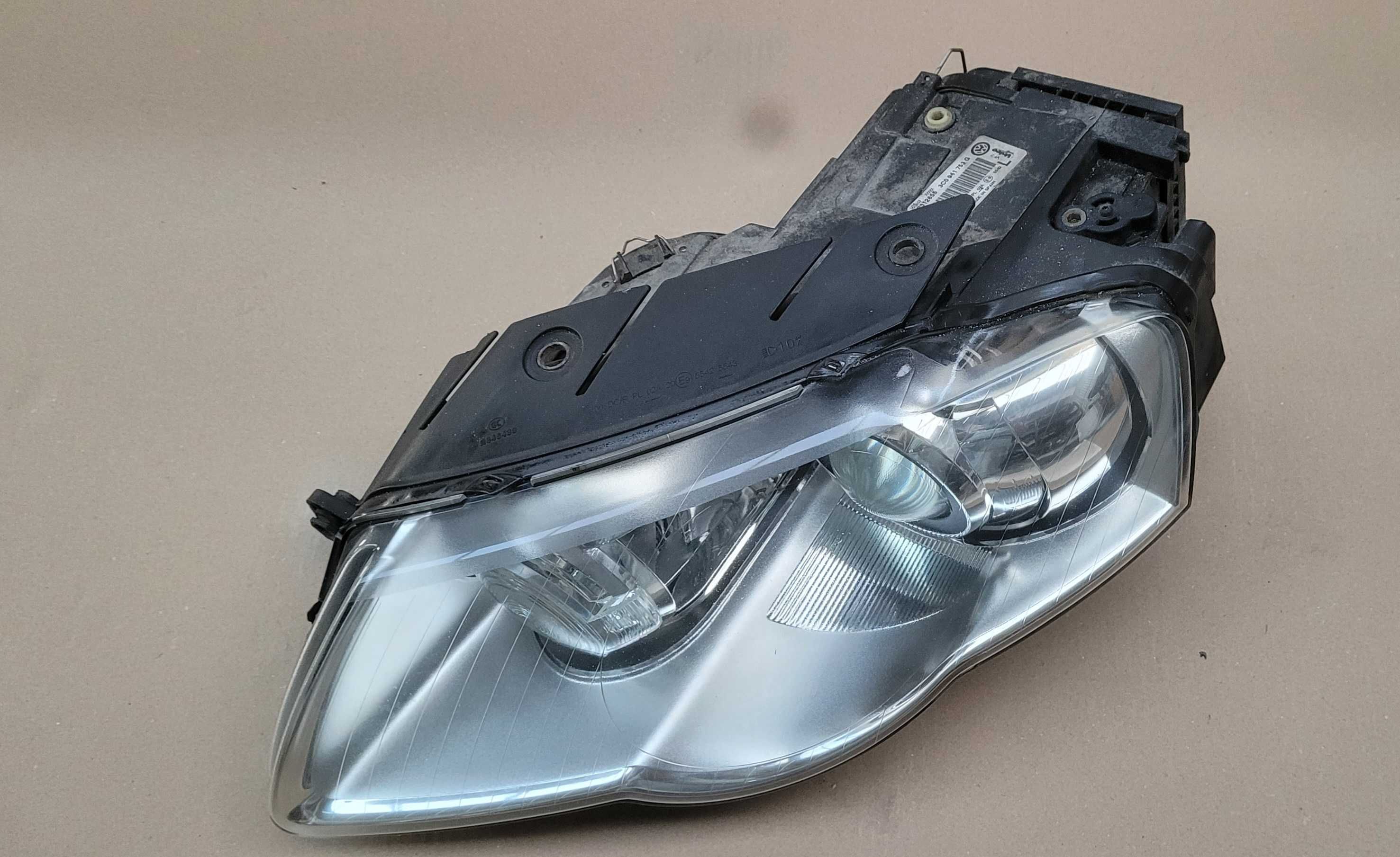 Vw Passat b6 lampa xenon Europa prawa przednia prawy przód