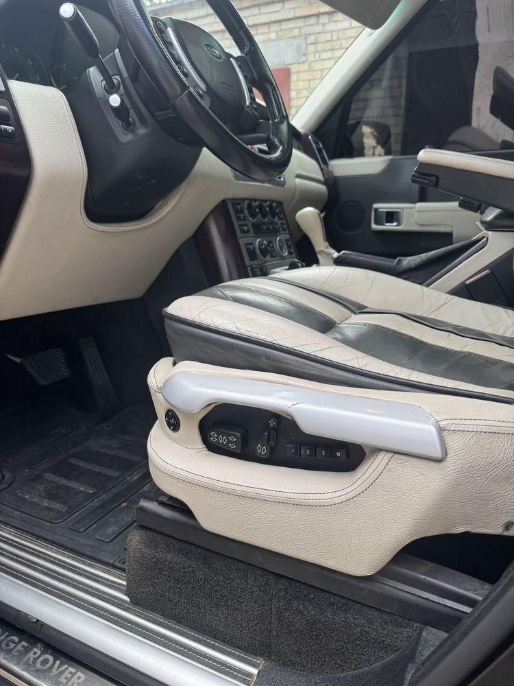 Range Rover Vogue 4.4 gaz/benzin