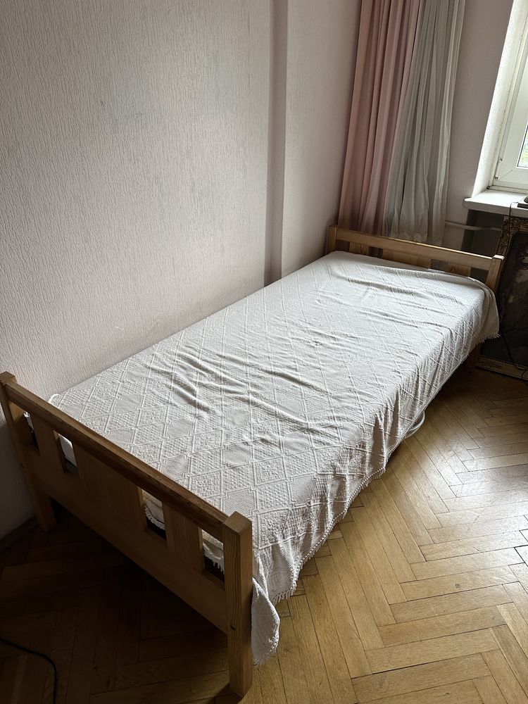 Drewniane łożko pojedyncze + materac 90x200