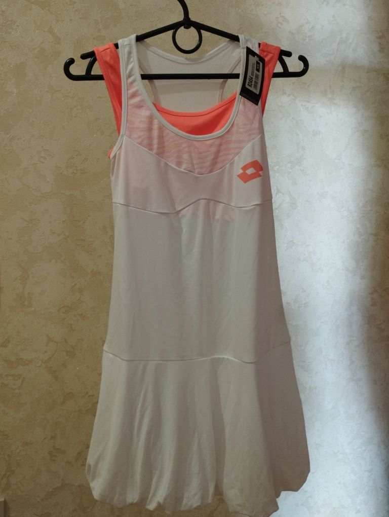 Теннисное платье XS новое