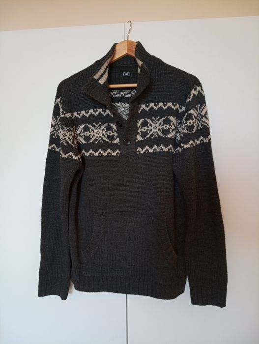 Sweter z norweskim wzorami