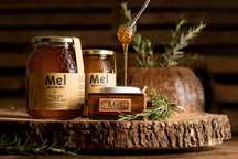 Mel e Amêndoas de produção própria
