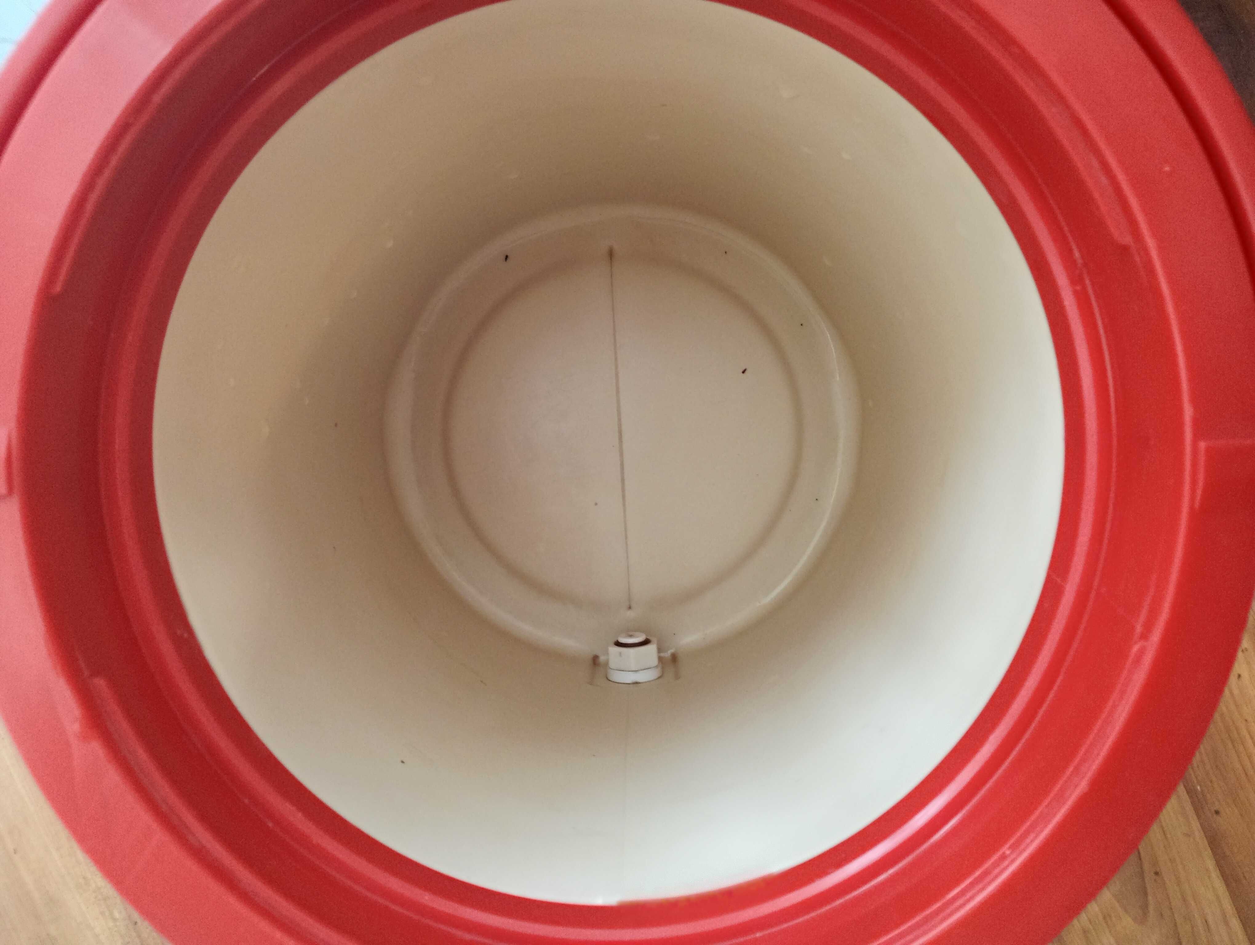 Termos pojemnik na wodę napoje z kranem duży 7 litrów