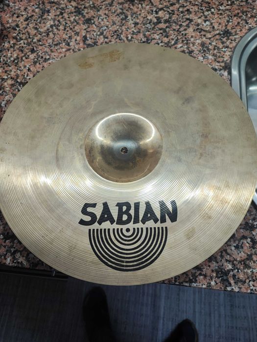 Vendo pratos Zildjian e Sabian