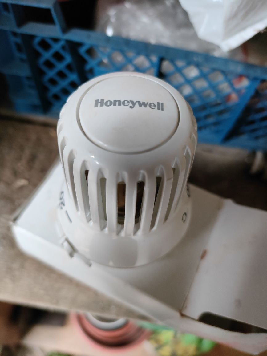 Głowica termostatyczna do grzejnika Honeywell