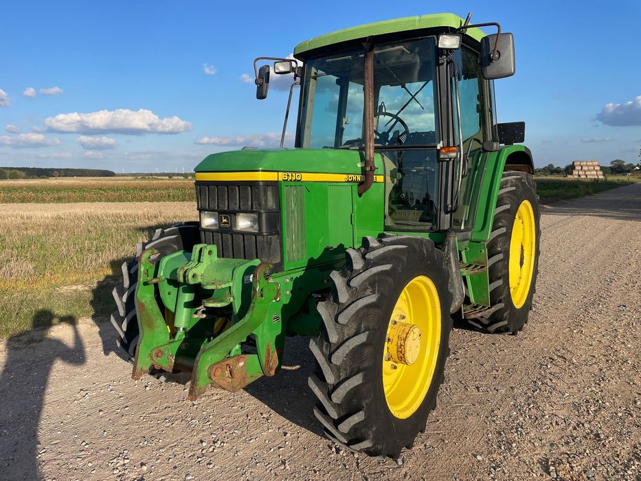 John Deere 6110