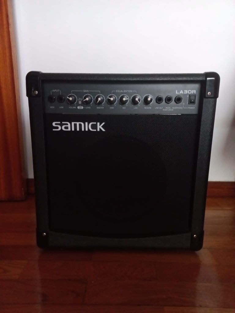 Amplificador Guitarra Samick LA30R