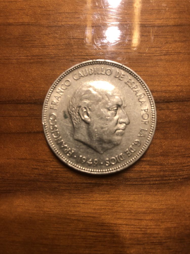 Moeda 5 pesetas em Niquel. Ano de 1949.