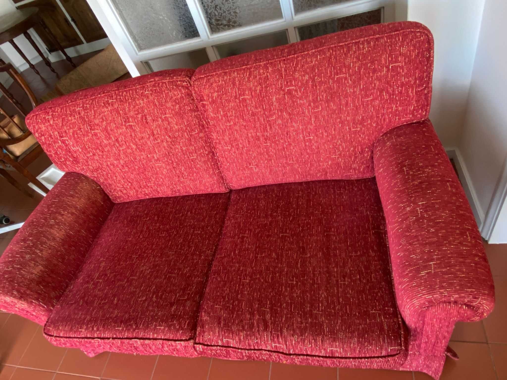 3 sofás e 2 cadeirões/poltronas individuais