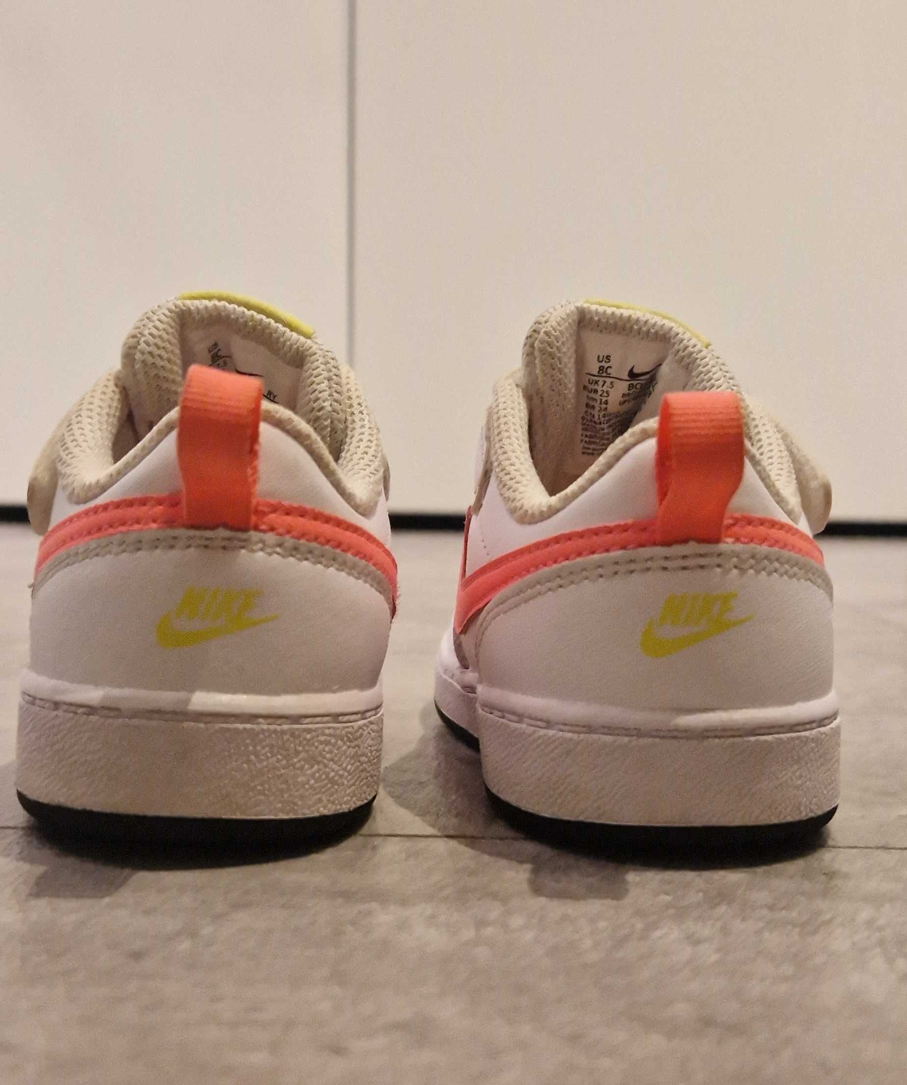 Buty dziewczęce przylepce NIKE r. 25