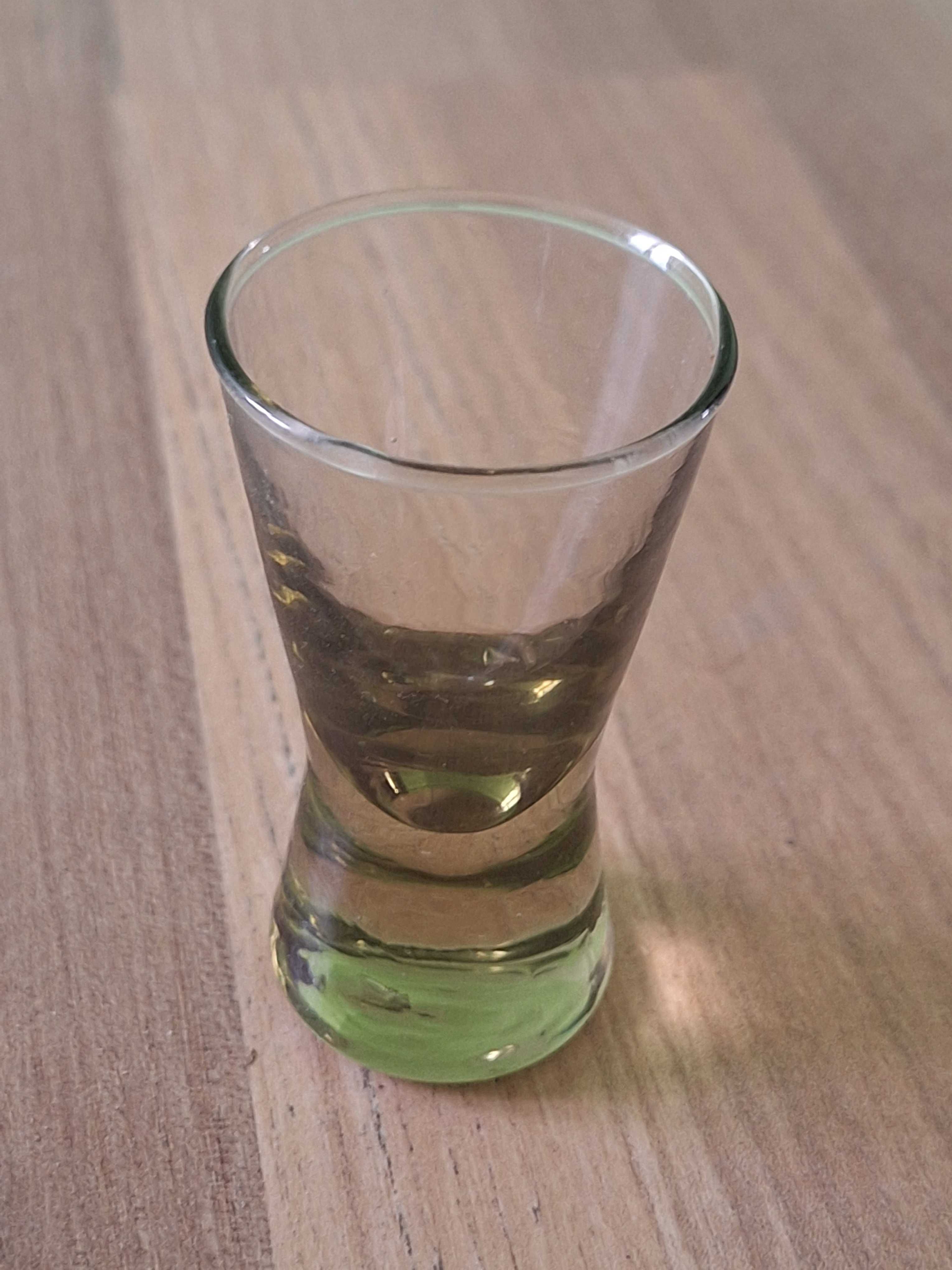 6 pięknych kieliszków z PRL.
