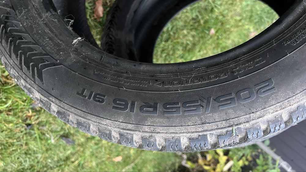 Шини 2шт. Зимові в гарному стані