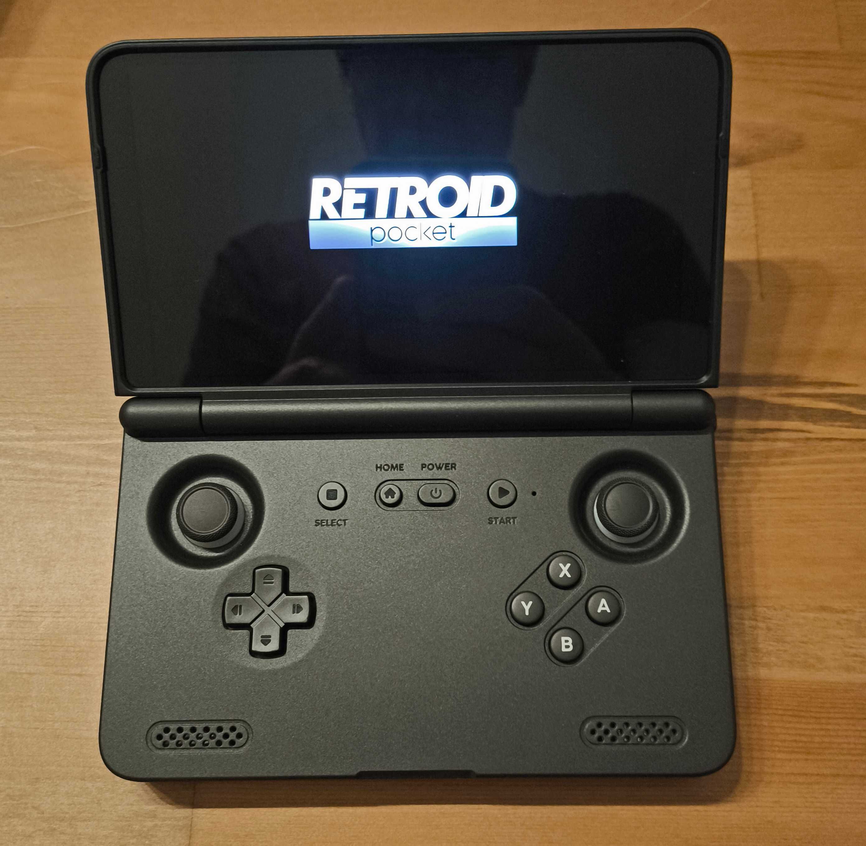 Retroid Pocket Flip 2 konsola retro android 13 ekran 5.5" OLED D1100
