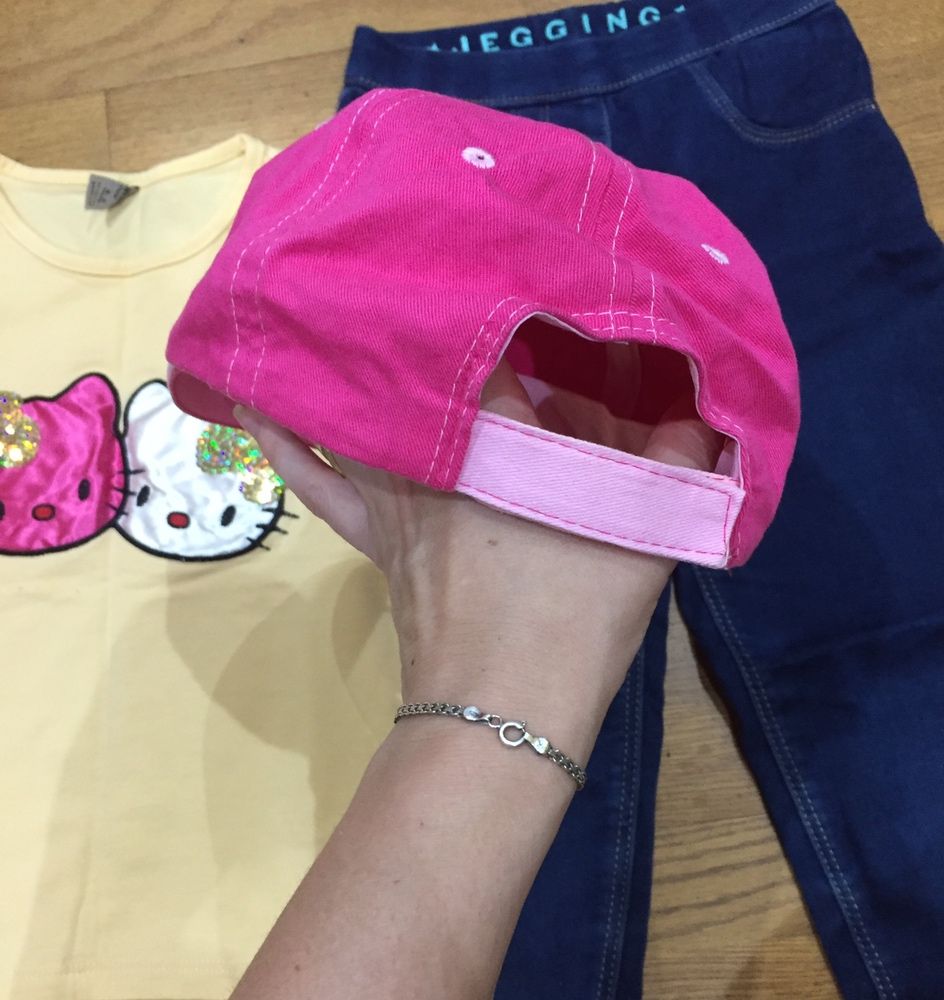 Джинсы футболка Китти кепка на девочку 5-6 лет