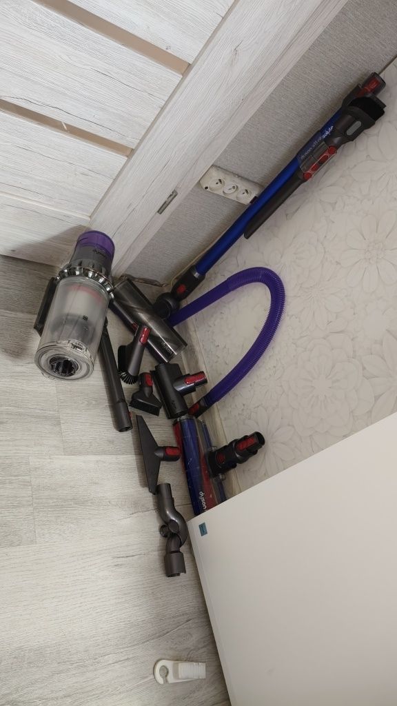 Dyson v11 absolute extra