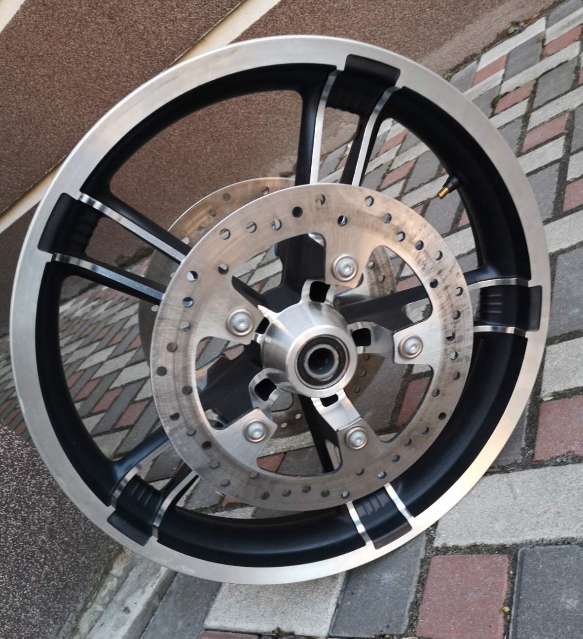Колесо переднє Enforcer  Harley Davidson