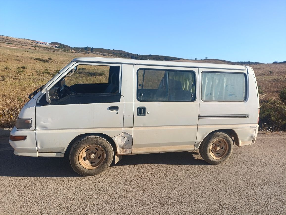 Mitsubishi l 300 delica 6 lugares com ipo novo
