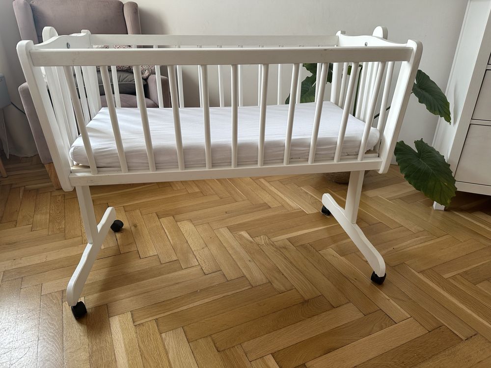 Kołyska z materacem